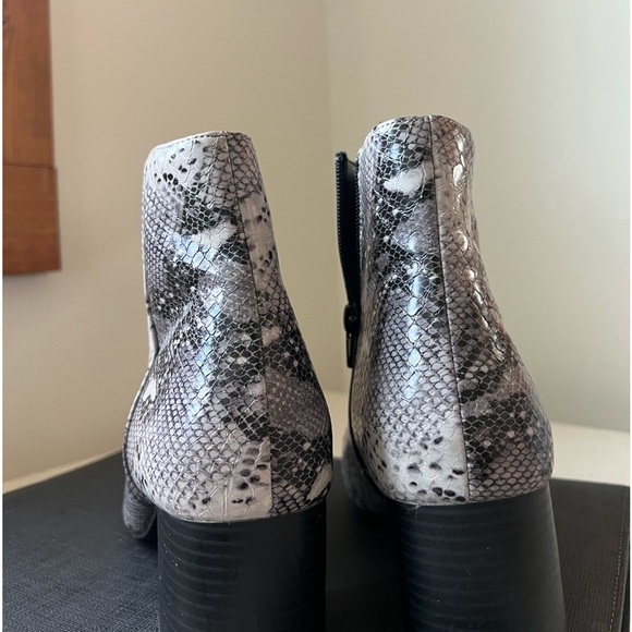 esprit women ankle animal print boots size 8M - Picture 4 of 8